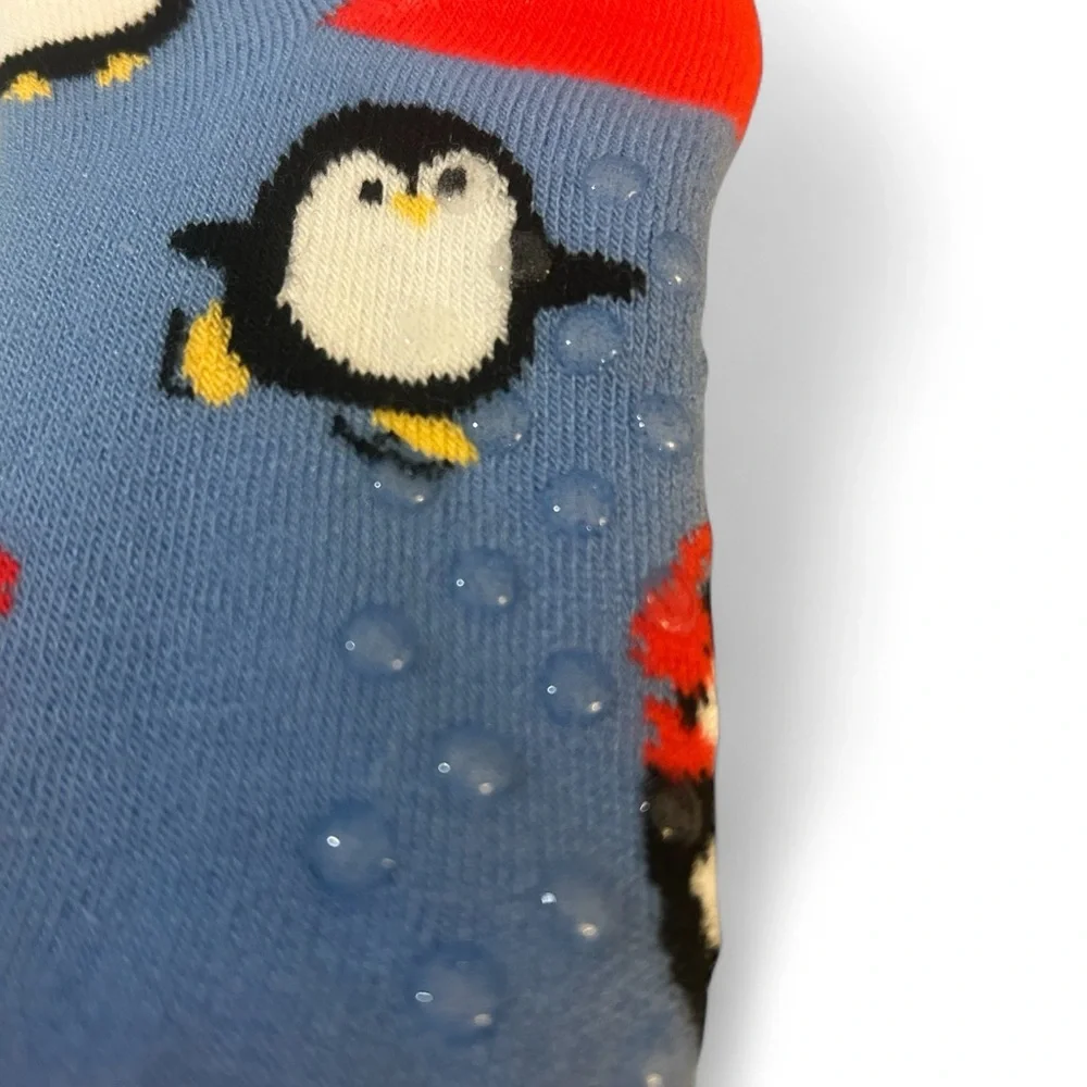 Festive Christmas‎ Youth Socks - The COZY Sock Collection - NWT - (2) Pair
